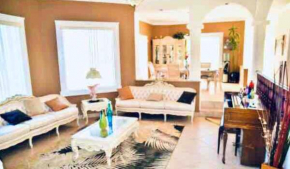 Beautiful 6 bedrooms mansion with a pool